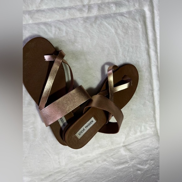Steve Madden Athens rose gold sandals size 8.5  Athens Strappy Flat Faux Leather - Picture 11 of 16